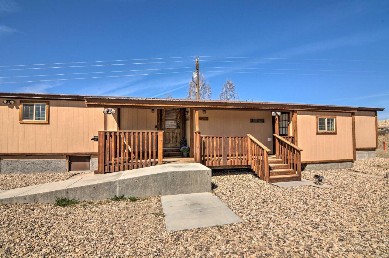Cozy Home With Canyon Views 2 Mi To Grand Staircase Henrieville Exterior photo